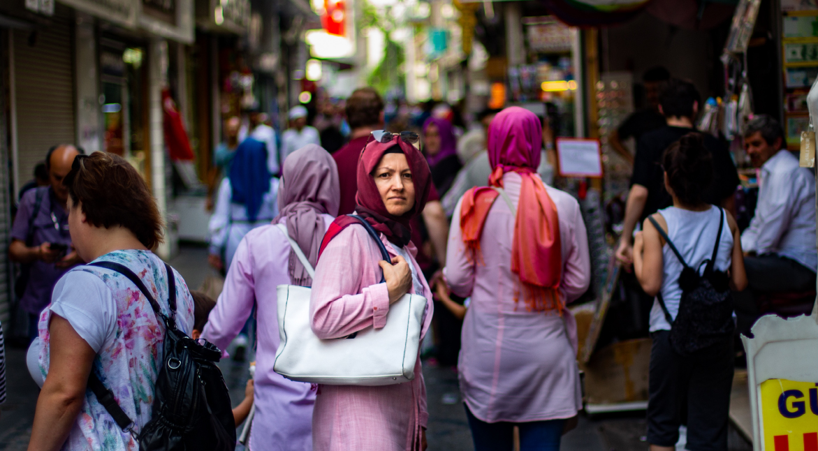 Cultural Performances: Tradition Meets Nightlife