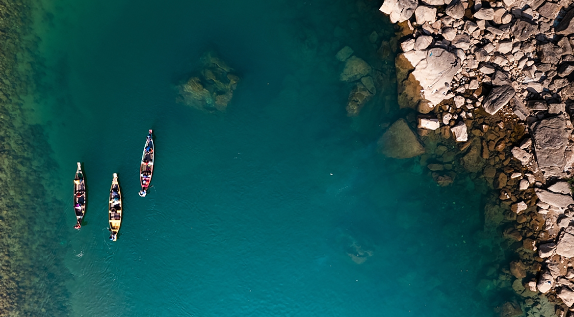 Dawki: A Mirror of Nature's Beauty in Meghalaya